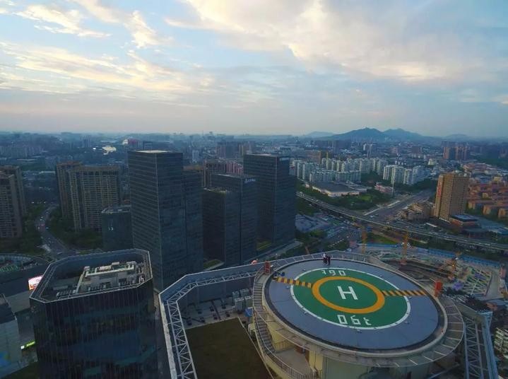 我國工兵修建的2萬平方米直升機起降坪竣工